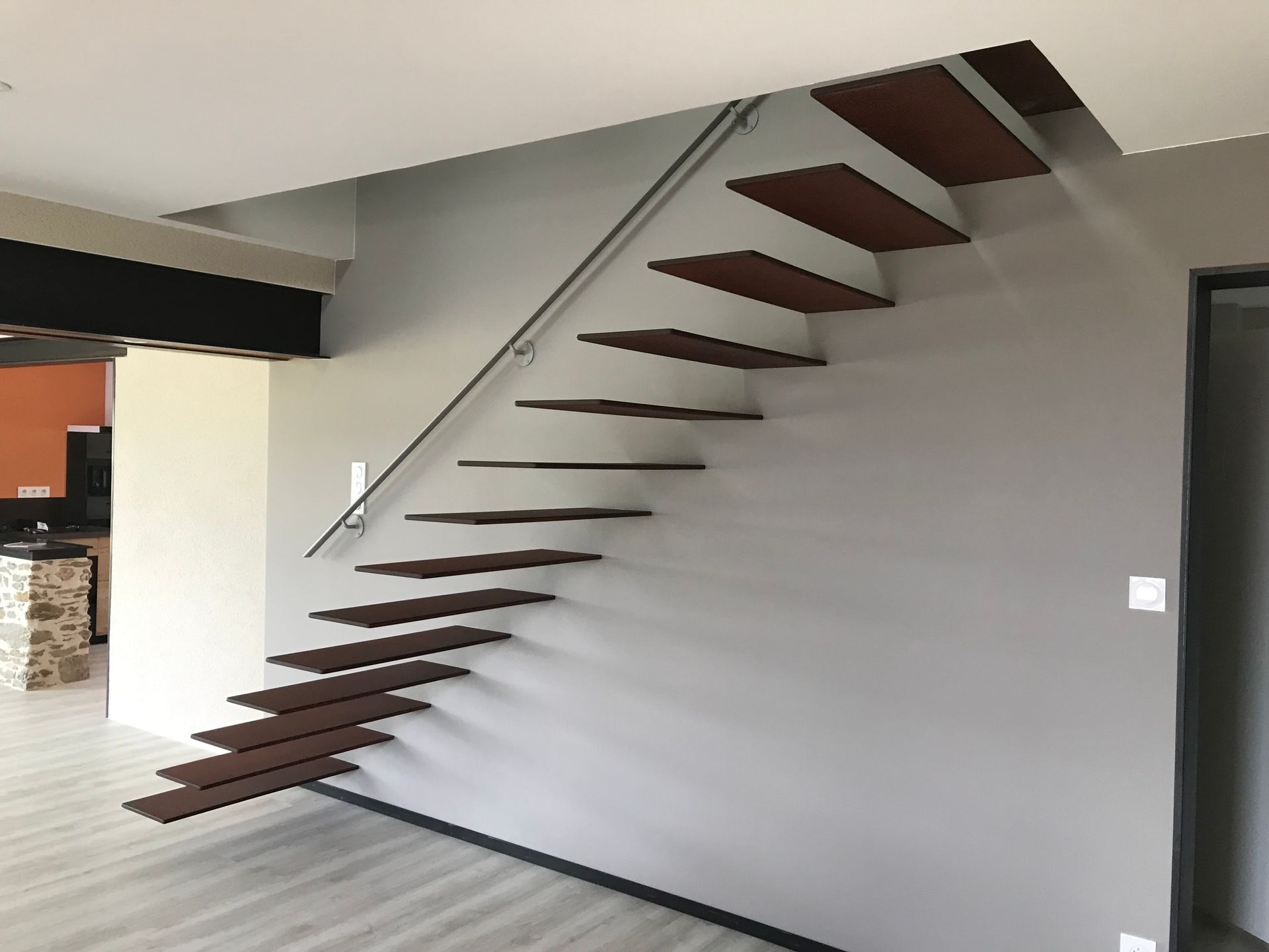 Escalier acier marche suspendues RB Projet Métal