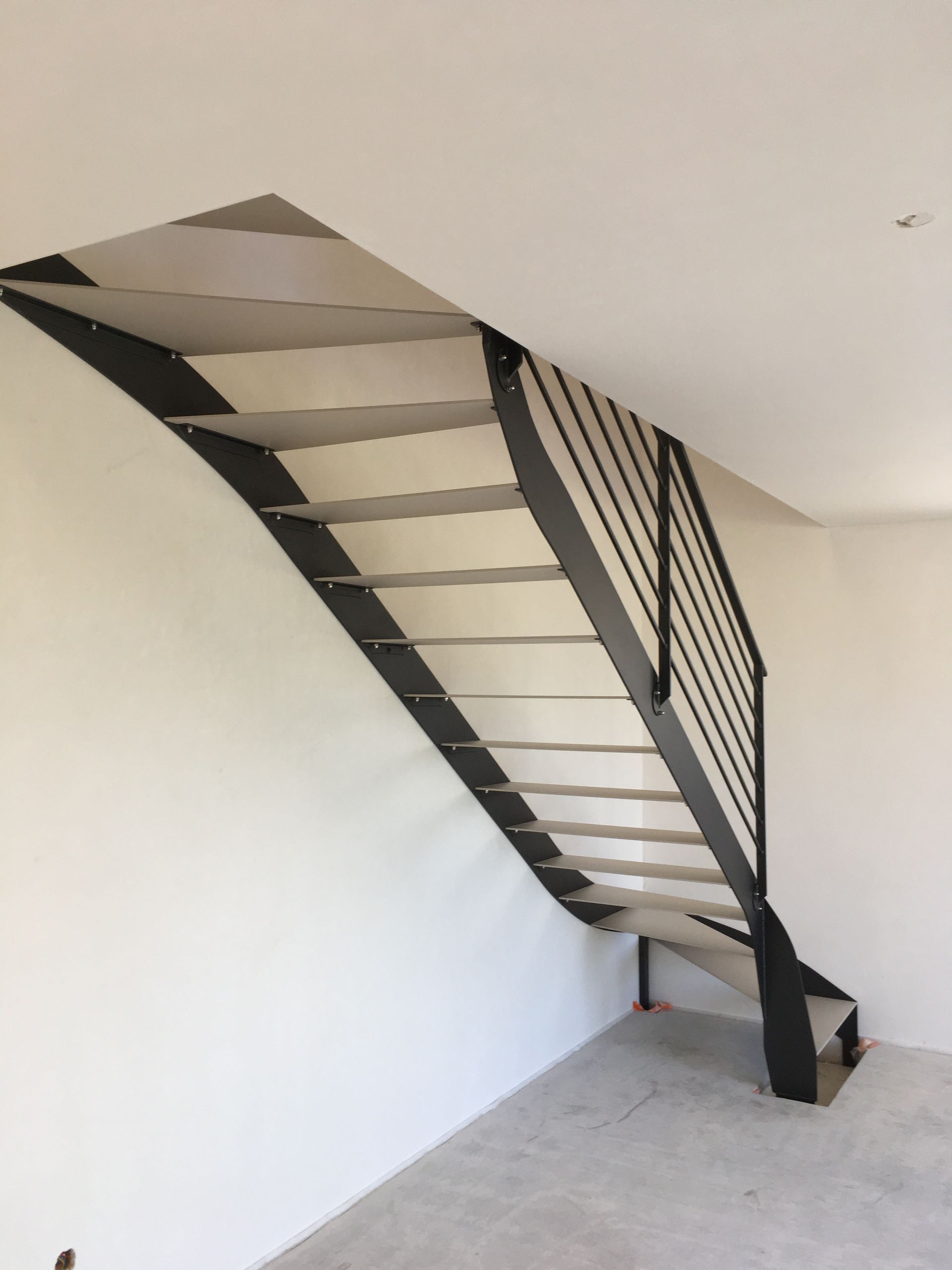 Escalier double limons marche en acier RB Projet Métal