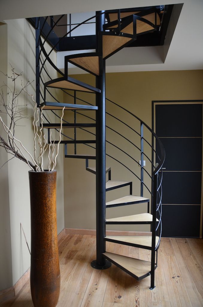 Escalier hélicoïdal avec marche en bois RB Projet Métal