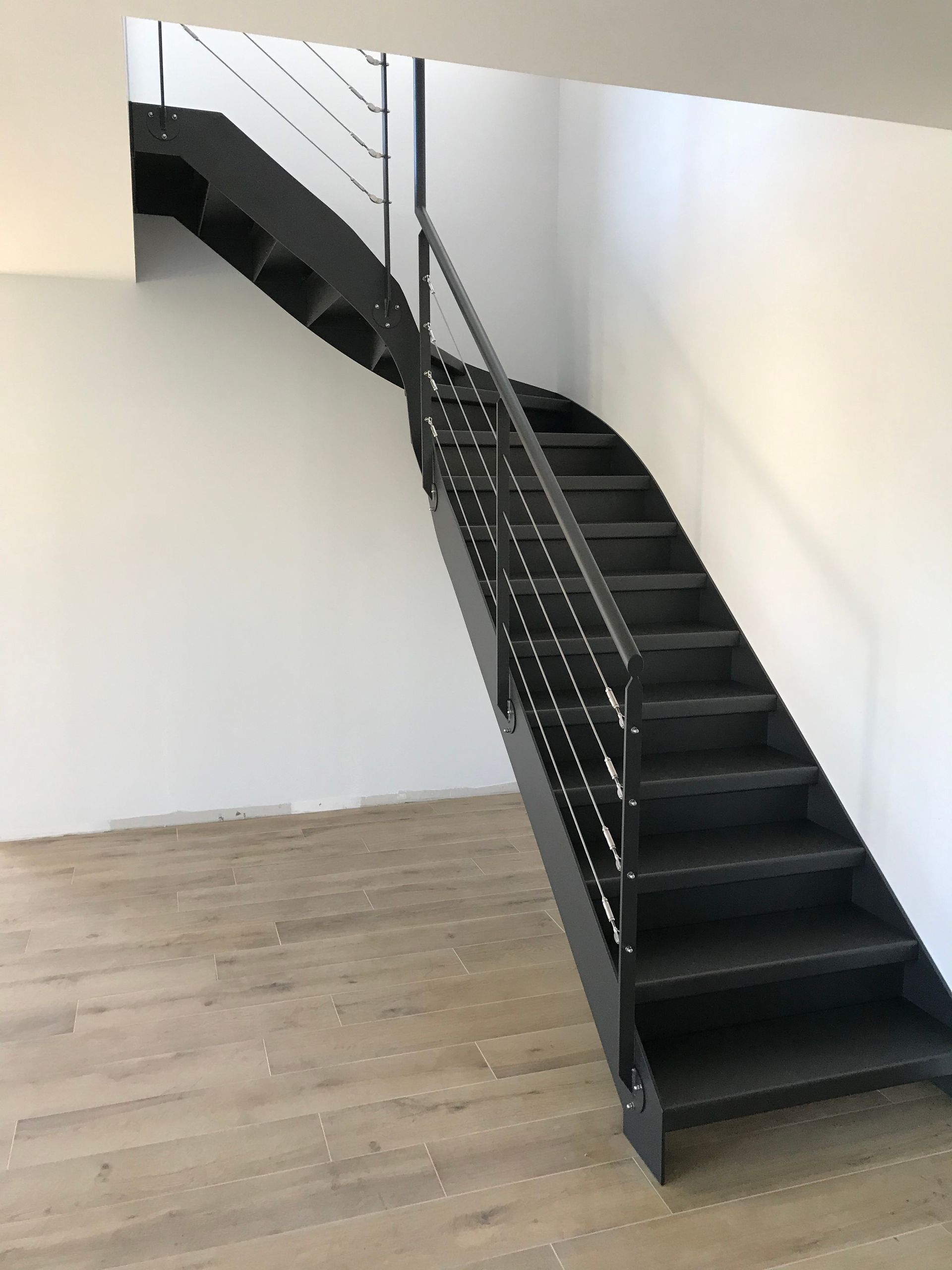 Escalier métallique qurt-tournant et contre marches RB Projet Métal