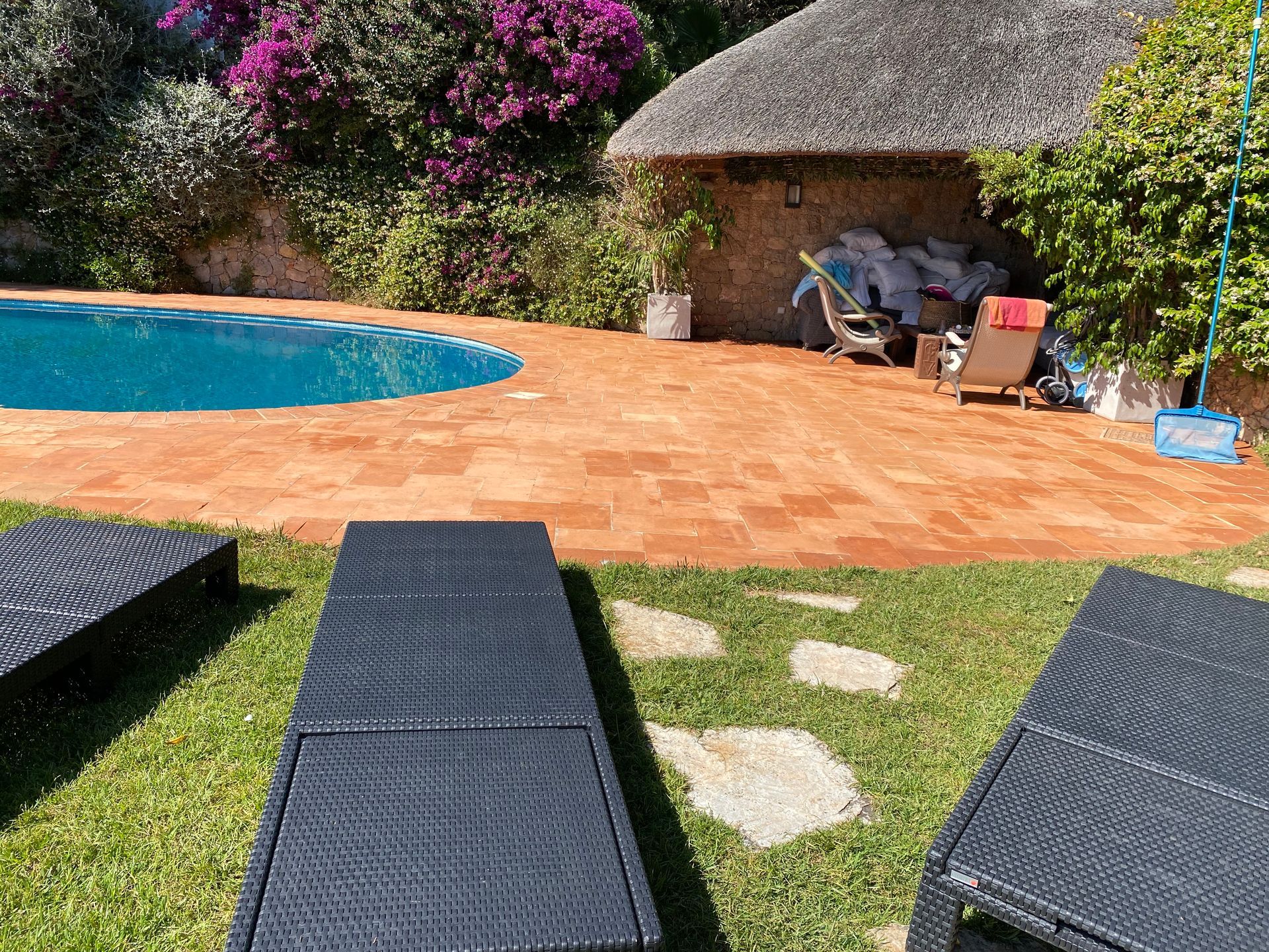 Restauration de dallage en terre cuite tour de piscine