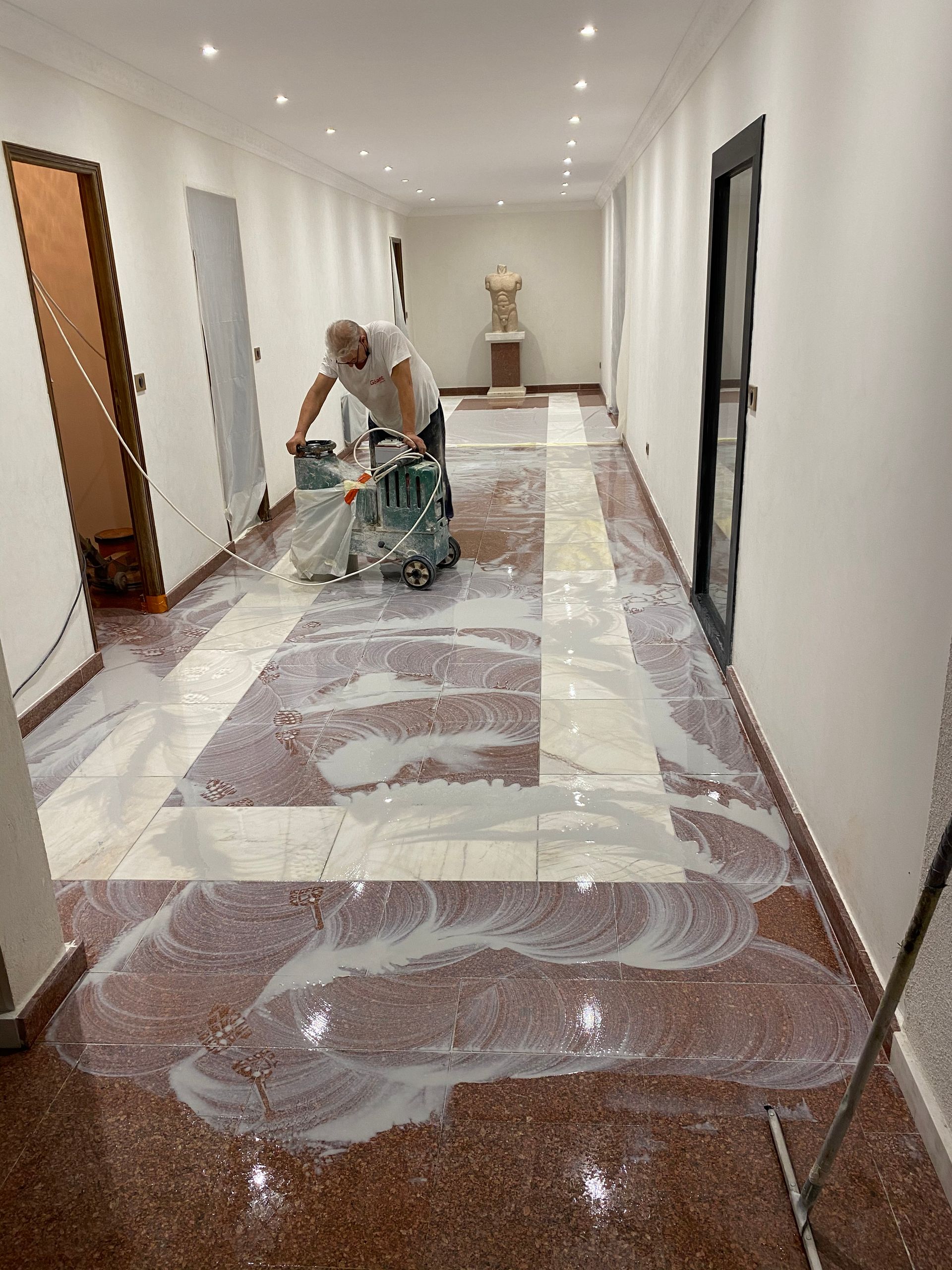 Ponçage et cristallisation marbre hôtel