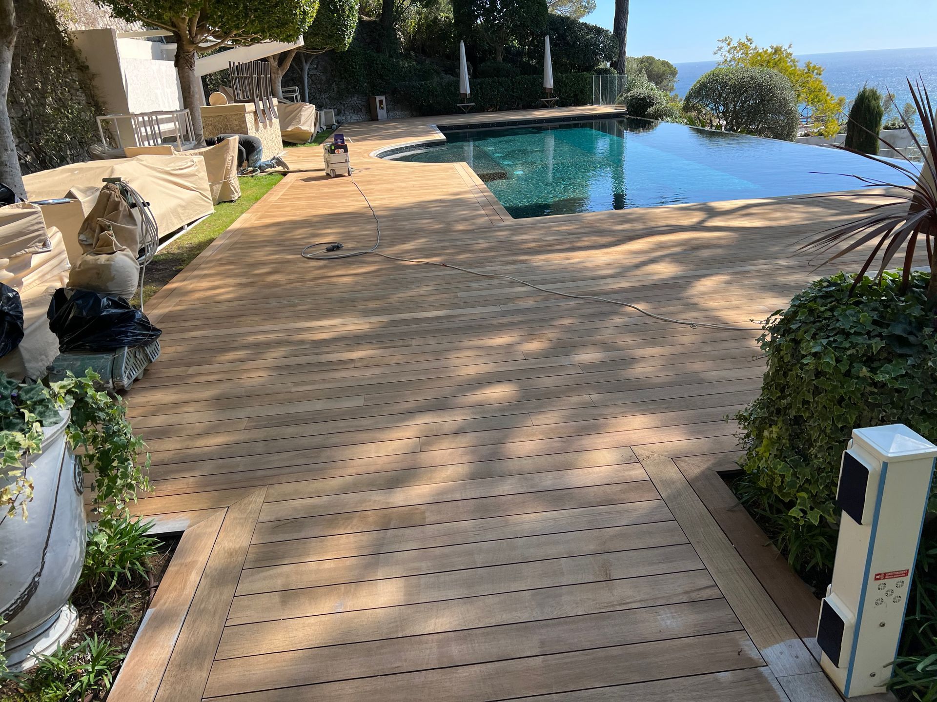 Travaux de ponçage de terrasse bois