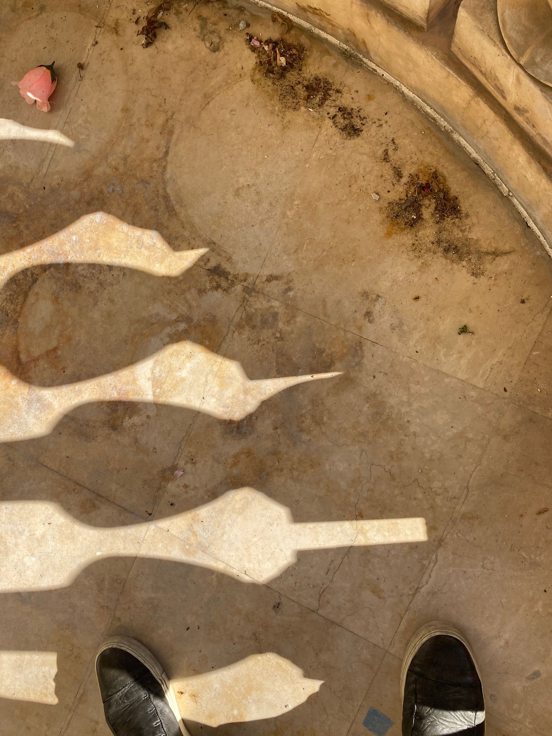 Vu sur avant ponçage et lustrage de marbre