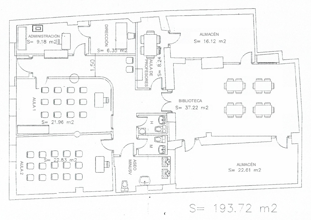 Planta de edificio con varias estancias, incluidas zonas de reuniones y trastero; superficie total 183,72 metros cuadrados.