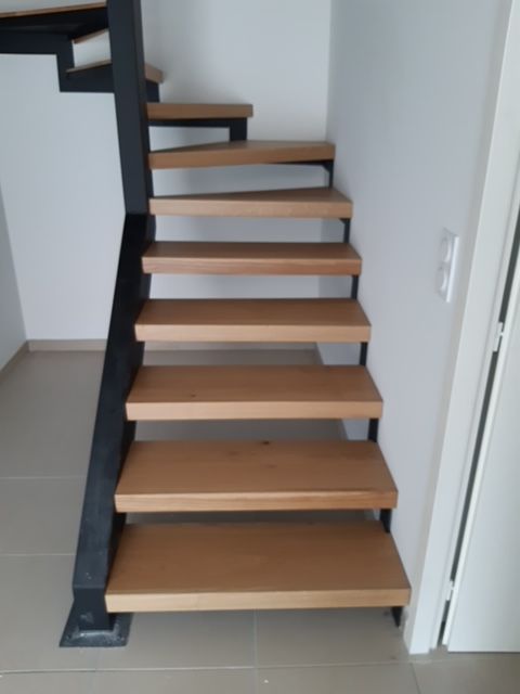 Escalier en bois et en fer