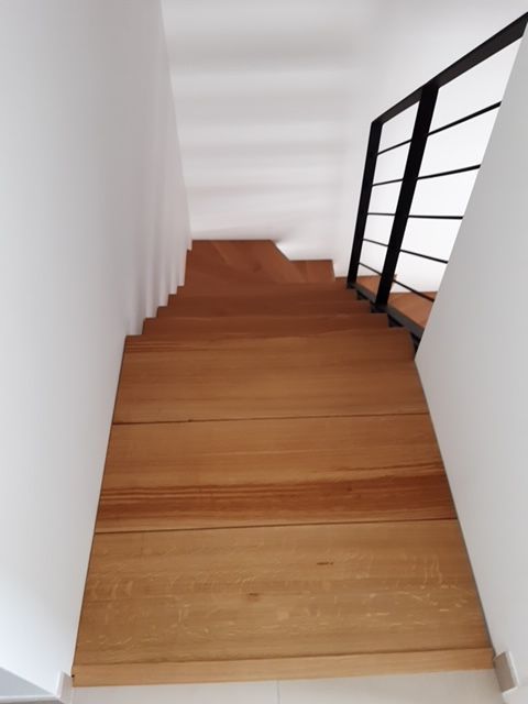 Escalier intérieur en bois et en métal