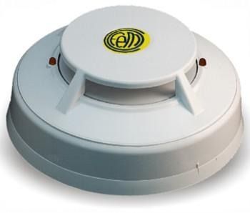 Un detector de humo blanco con la letra ed.