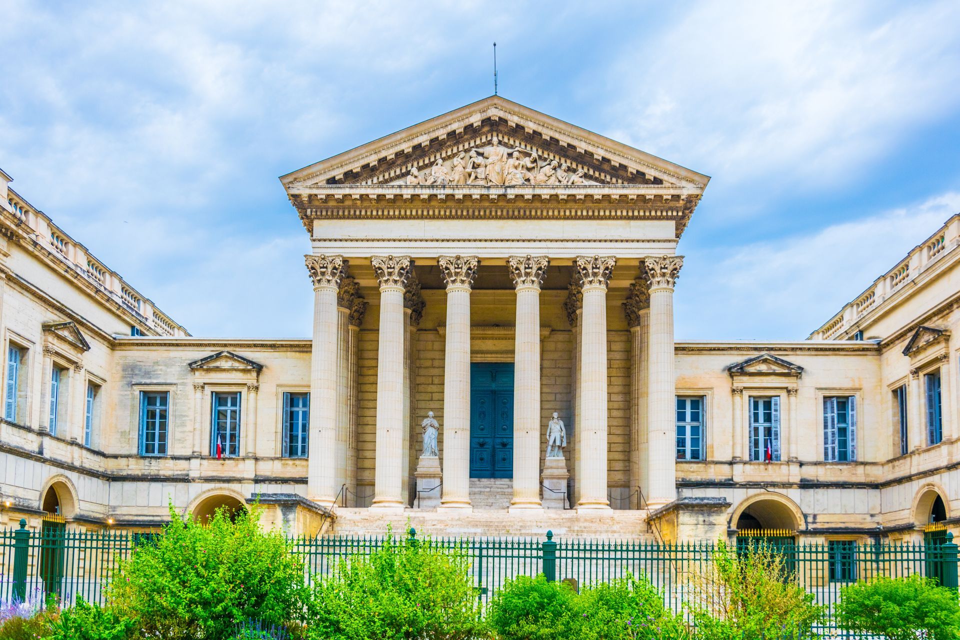 Façade de la cour d'appel de Montpellier