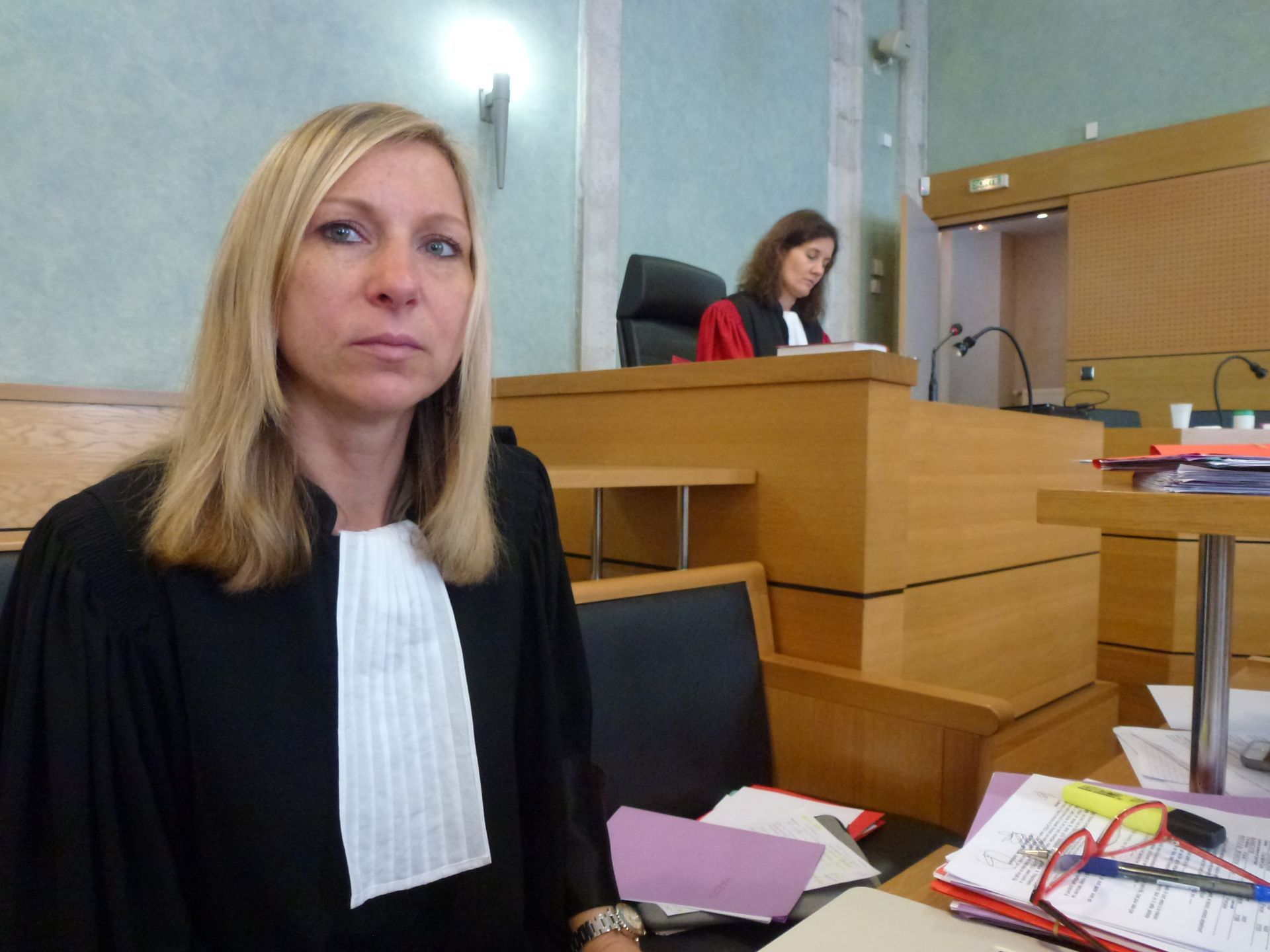 Me Maryse Pechevis à la barre d'un tribunal