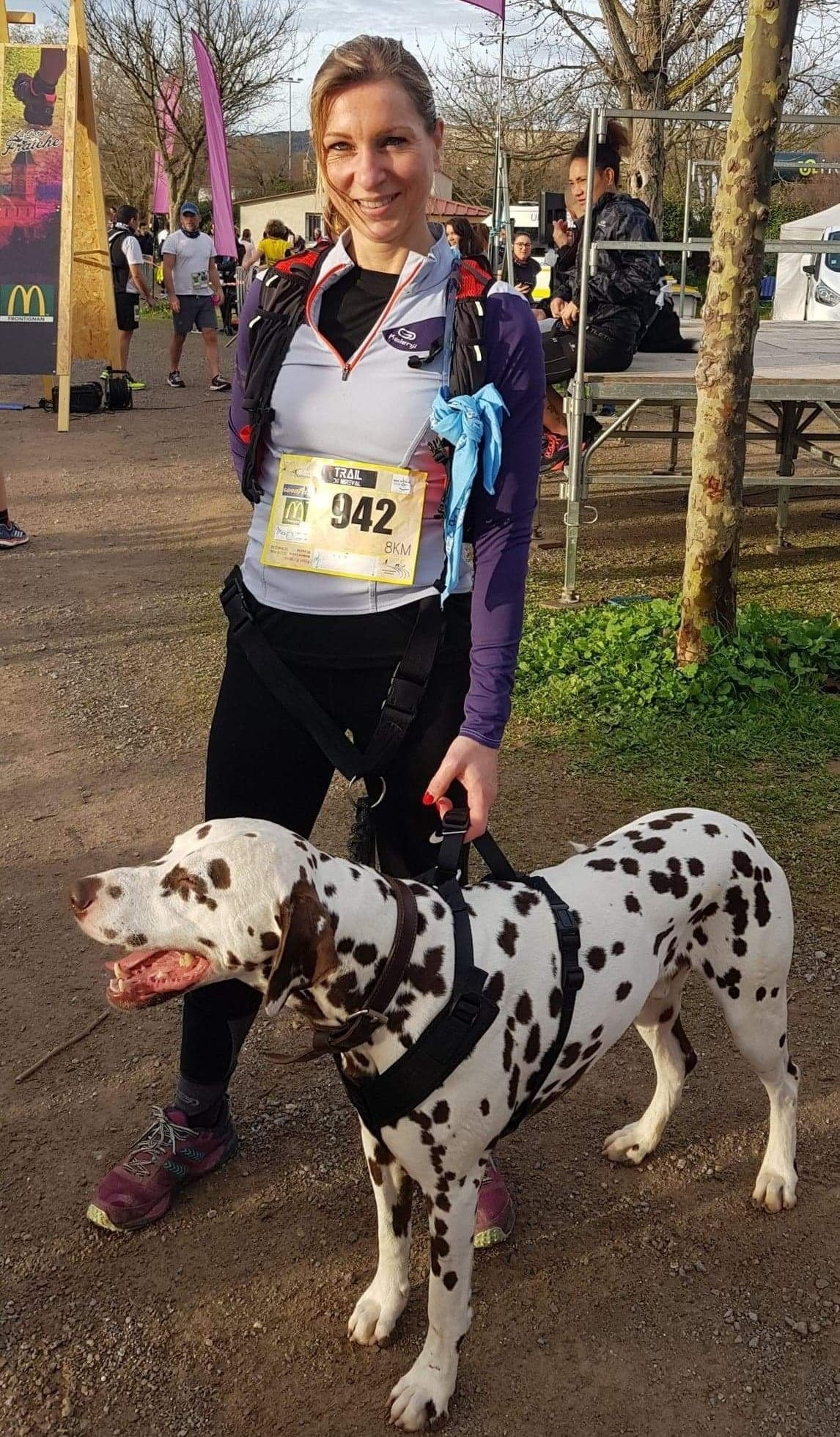 Maître Pechevis accompagnée de son chien