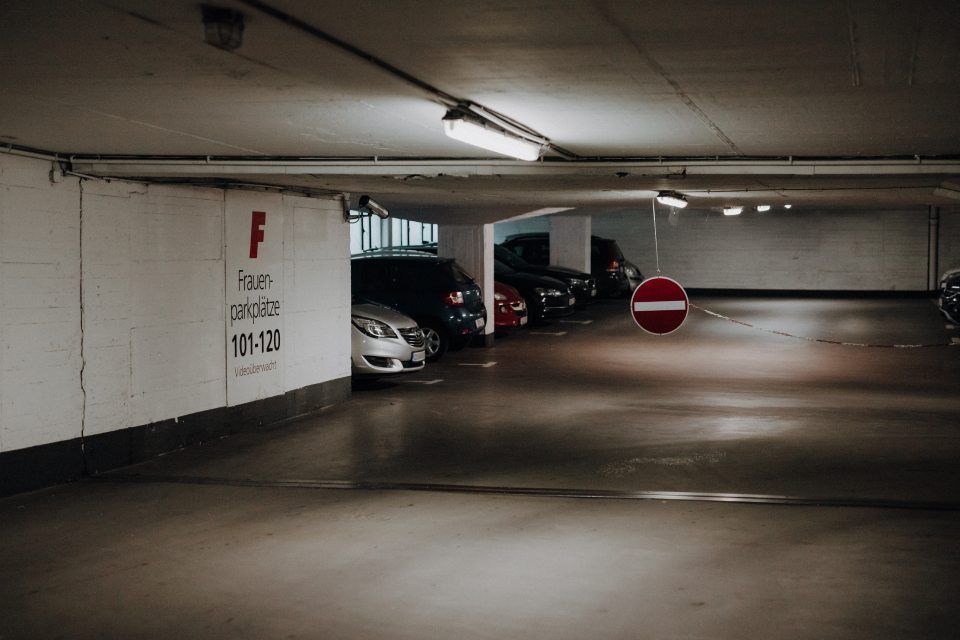 günstig parken Düsseldorf Parkhaus Autoservice K & M Jecht