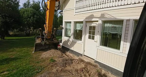 Omakotitalon pihan kaivuu