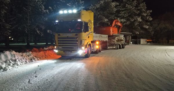 Rekan ajovalot pimeällä