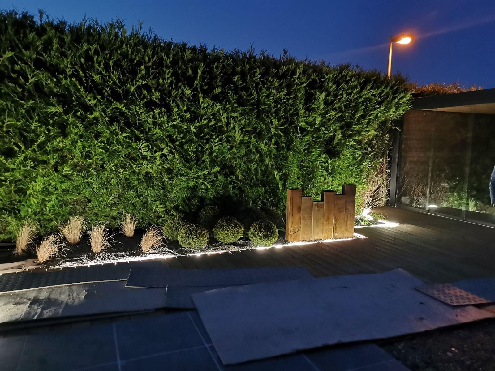 Éclairage d'une allée