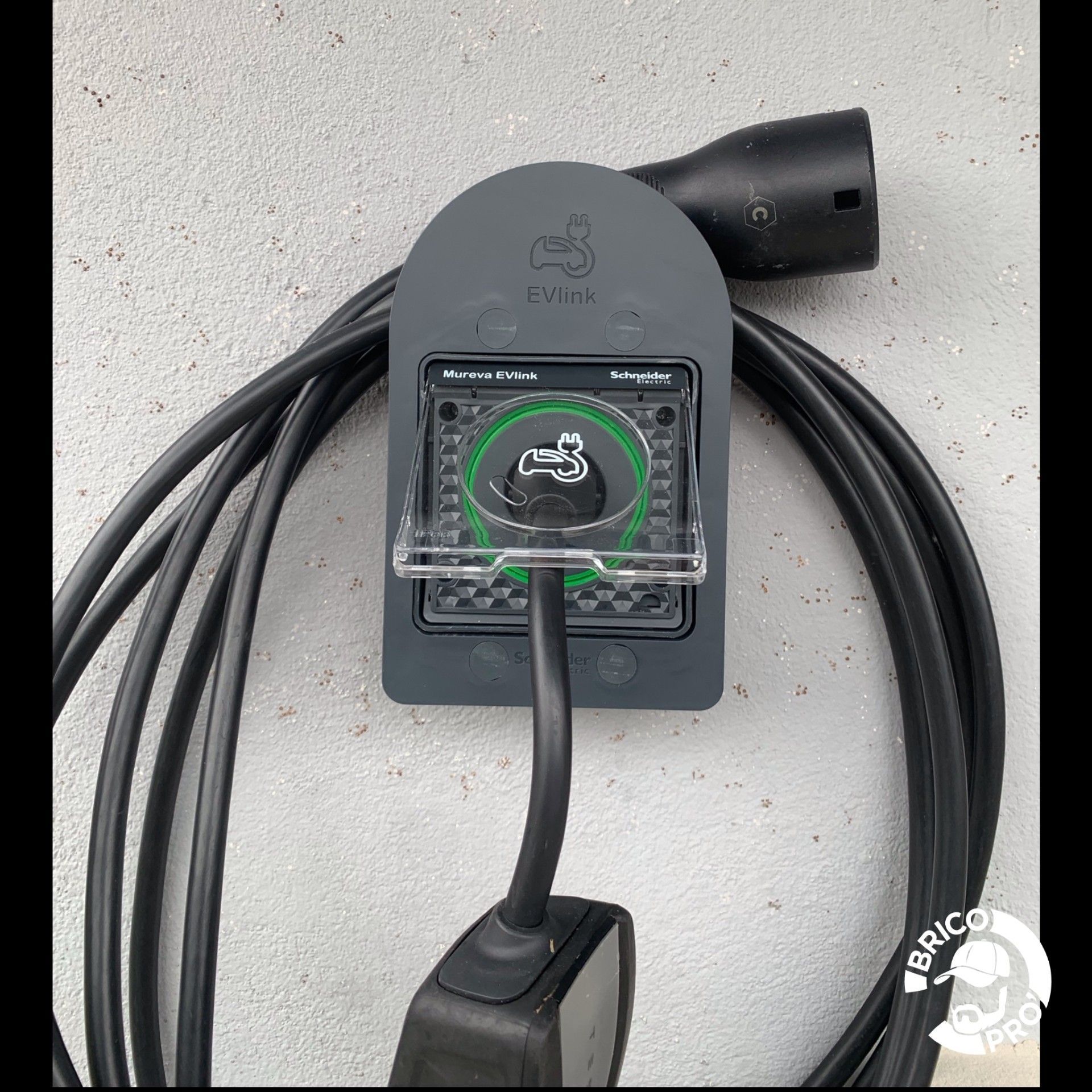 Installation d'une prise pour voiture électrique