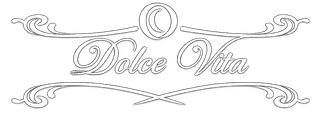 Logotipo decorativo con la inscripci&oacute;n &ldquo;Dolce Vita&rdquo; y elaborados adornos en gris claro sobre fondo blanco.