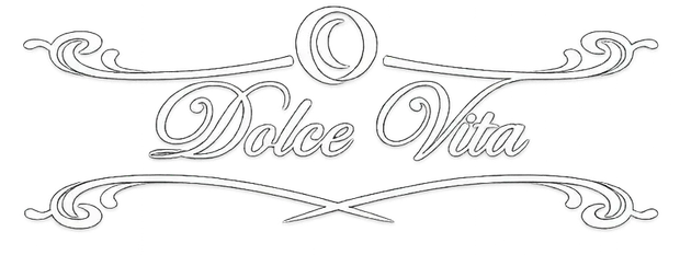 Logotipo decorativo con la inscripci&oacute;n &ldquo;Dolce Vita&rdquo; y elaborados adornos en gris claro sobre fondo blanco.