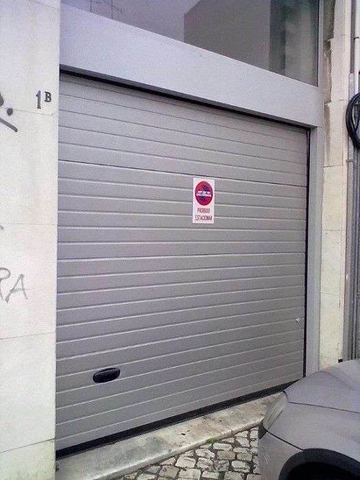 N.Portas - Comercialização, manutenção e assistência técnica de portas automáticas, portões seccionados e automatismos.