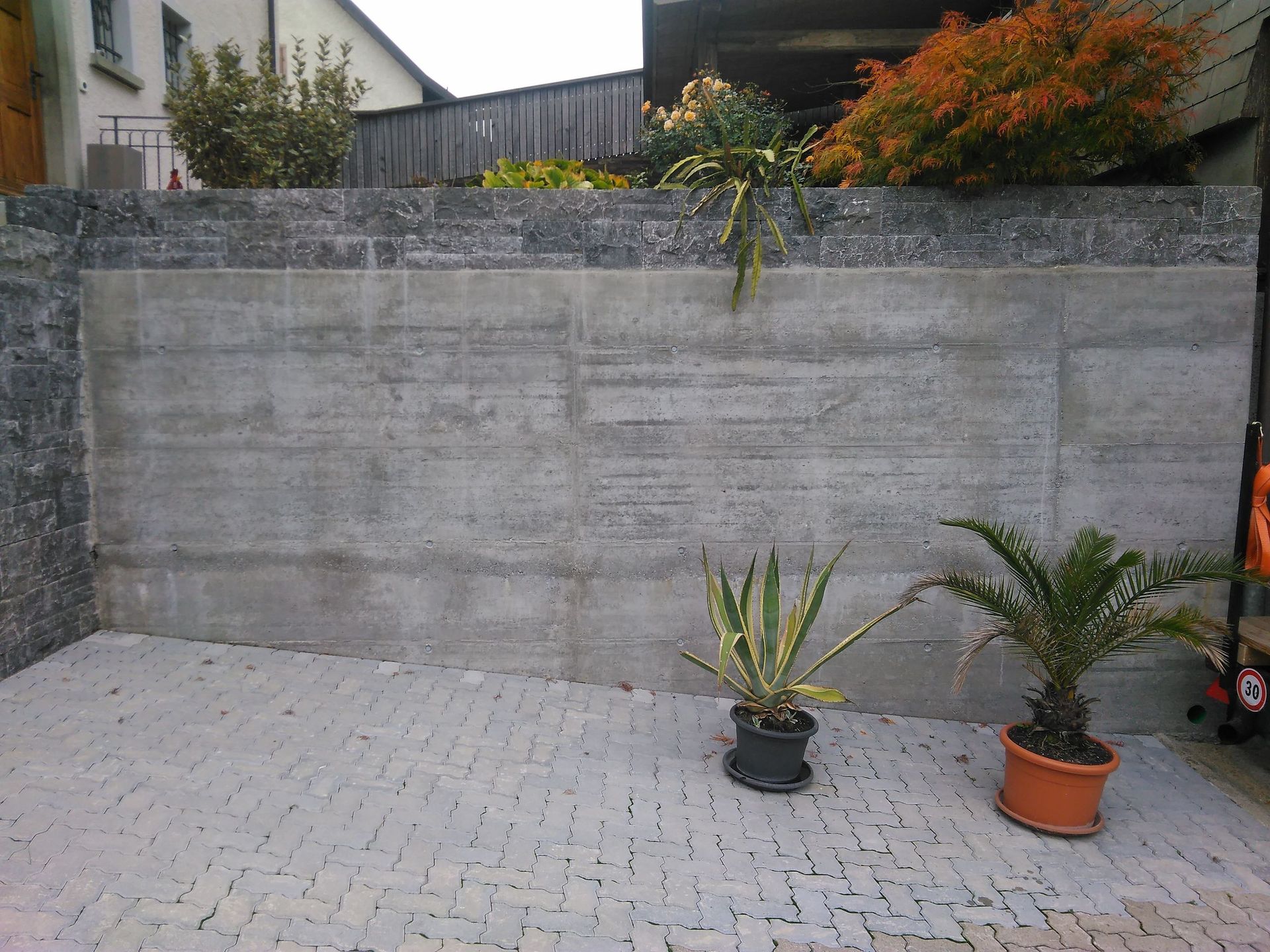 Fertige Stampfbetonwand- Ossingen - Gysi Bau GmbH