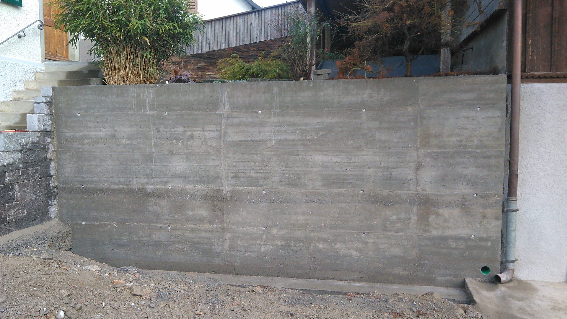 Sanierung alter Stampfbetonwand- Ossingen - Gysi Bau GmbH