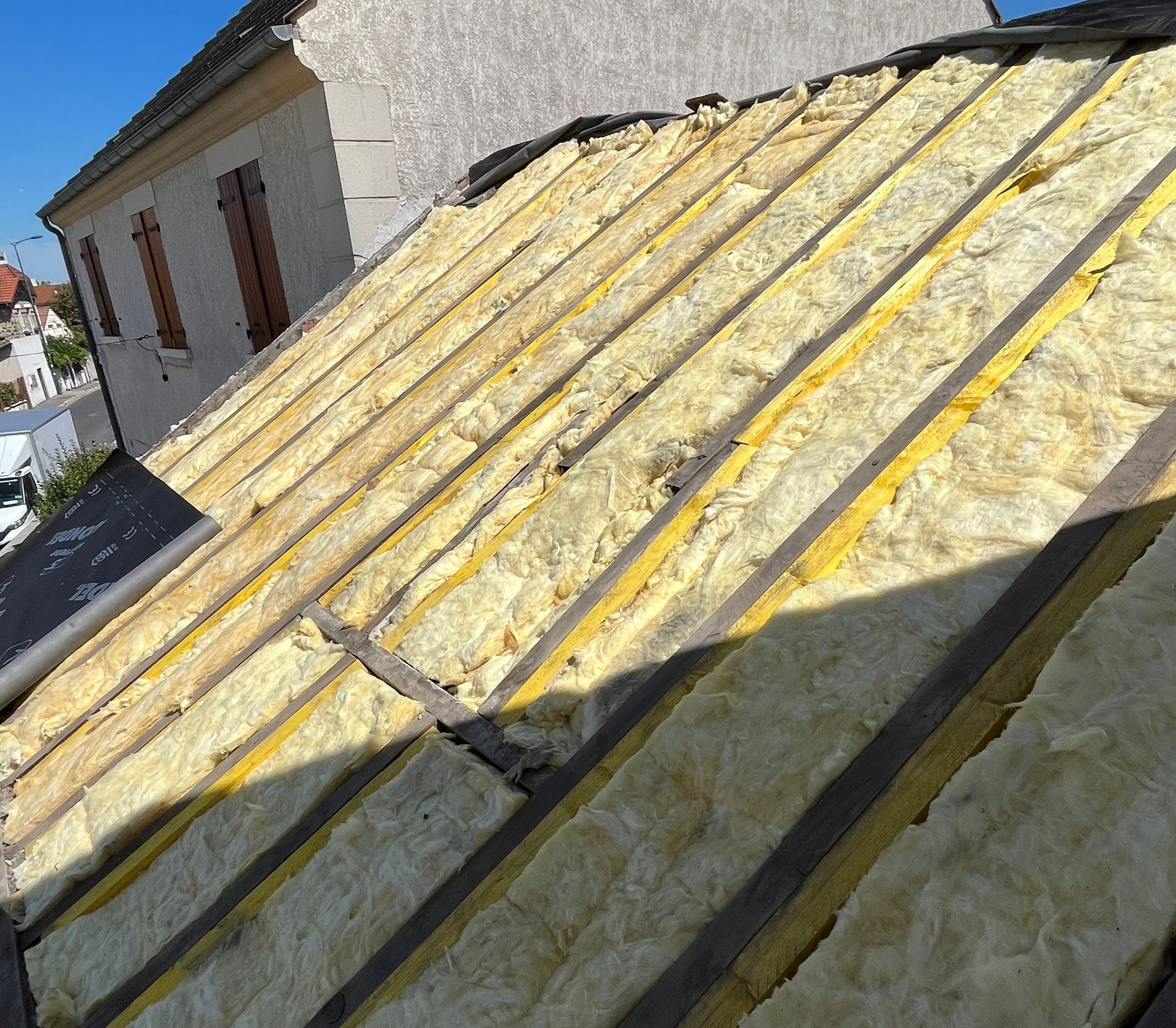 FF toiture rénove une isolation de toit extérieure