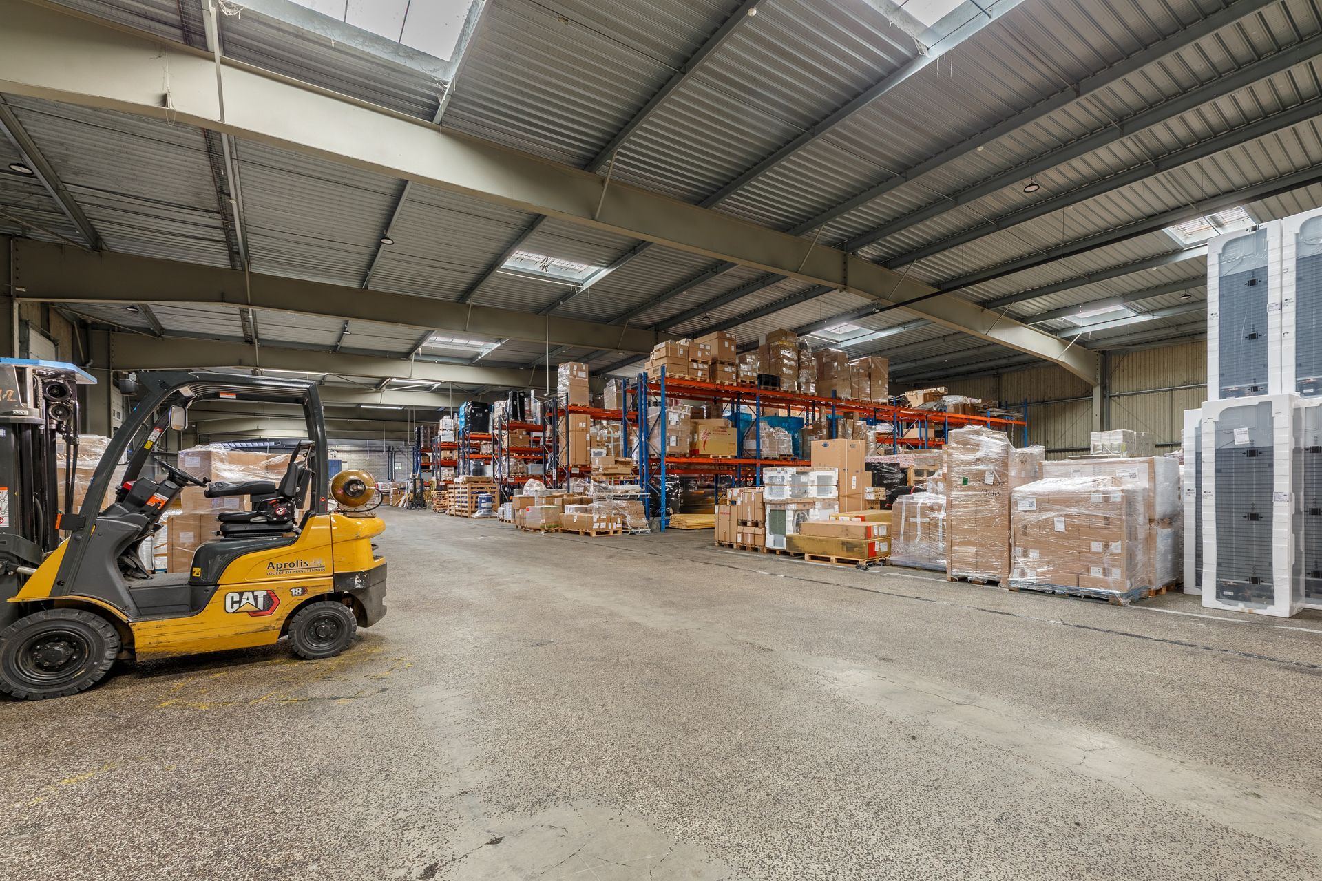 Entrepôt rempli de marchandises