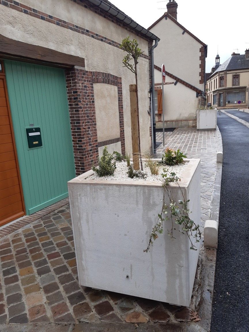Bloc maçonné pour décoration urbaine