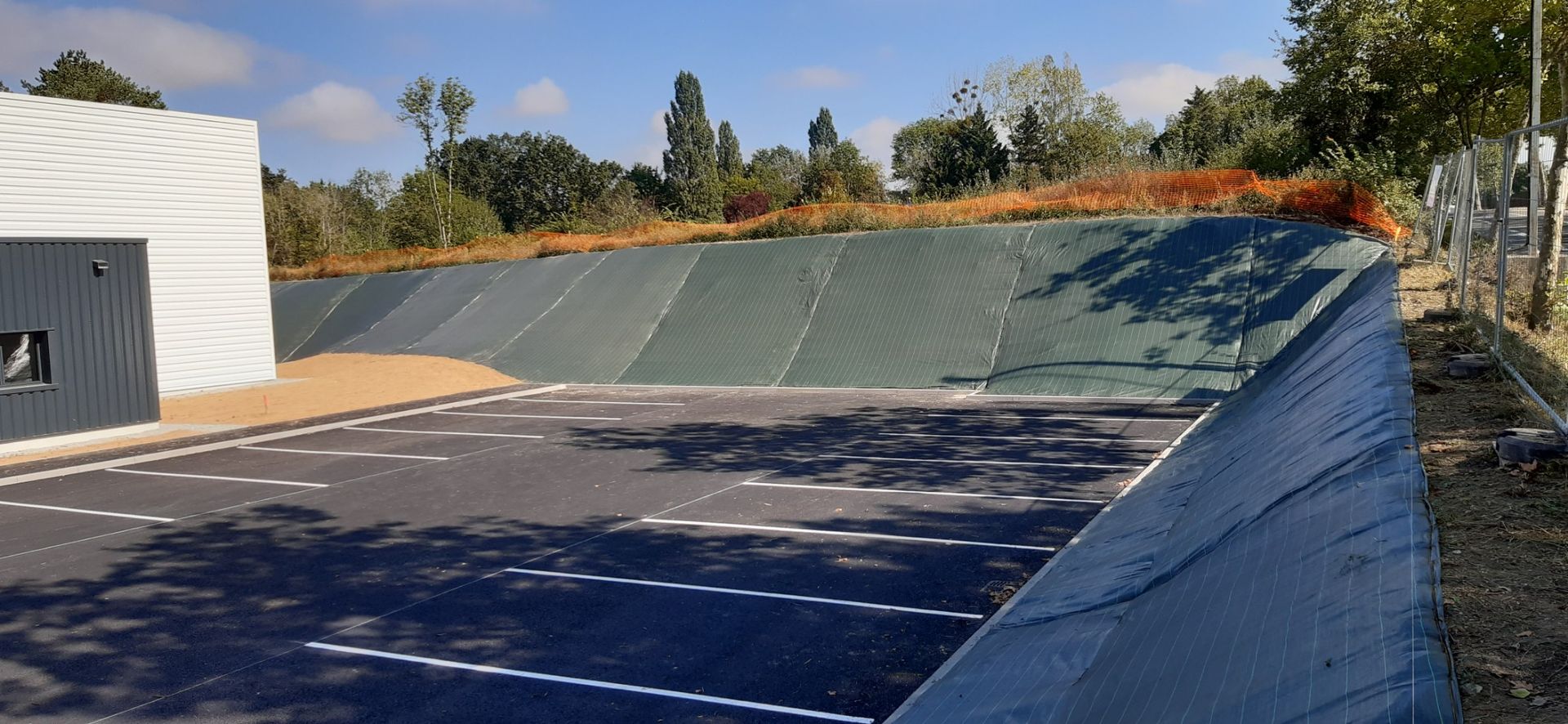 Bâche d'un talus en tissu