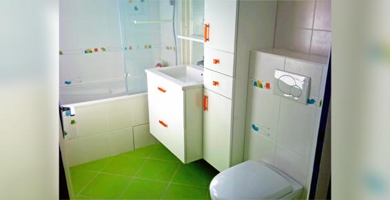 Salle de bains + WC suspendu à Merlevenez