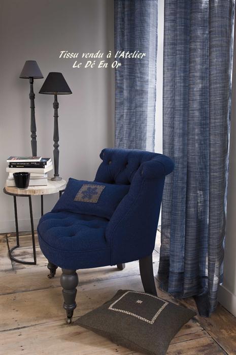 Le Dé en Or, tapissier, vente de tissus.