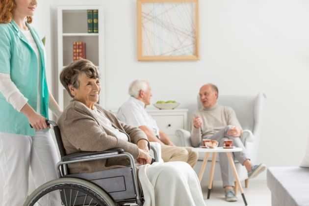 Enfermera en geriátrico