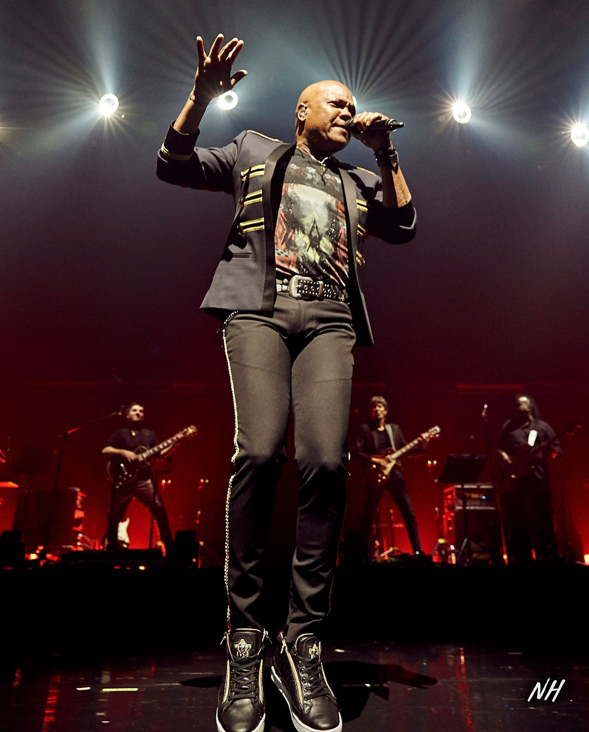 Mario Ramsamy chante