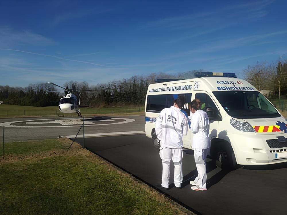 hélicoptère, ambulance et ambulanciers