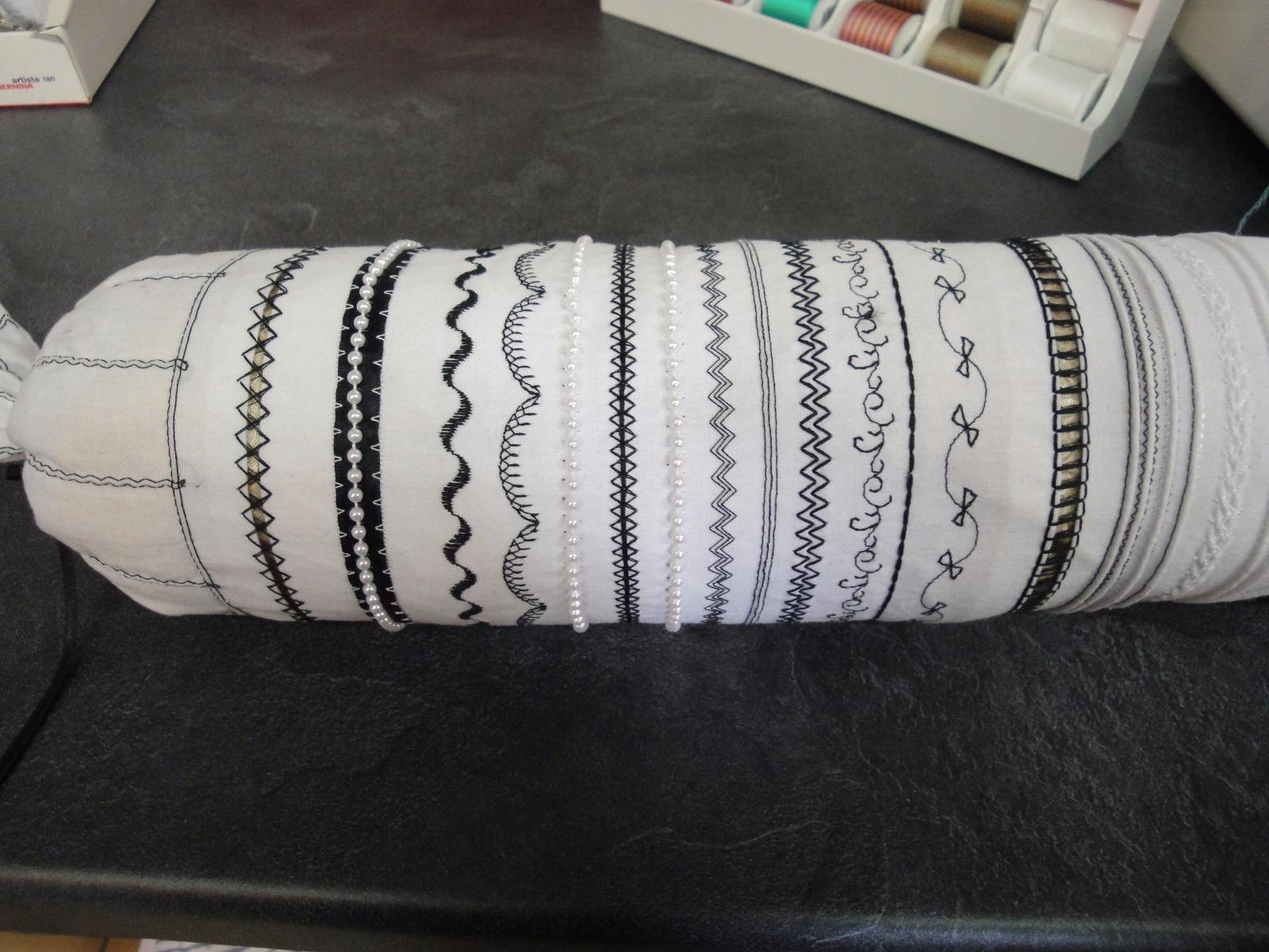 Broderie sur coussin