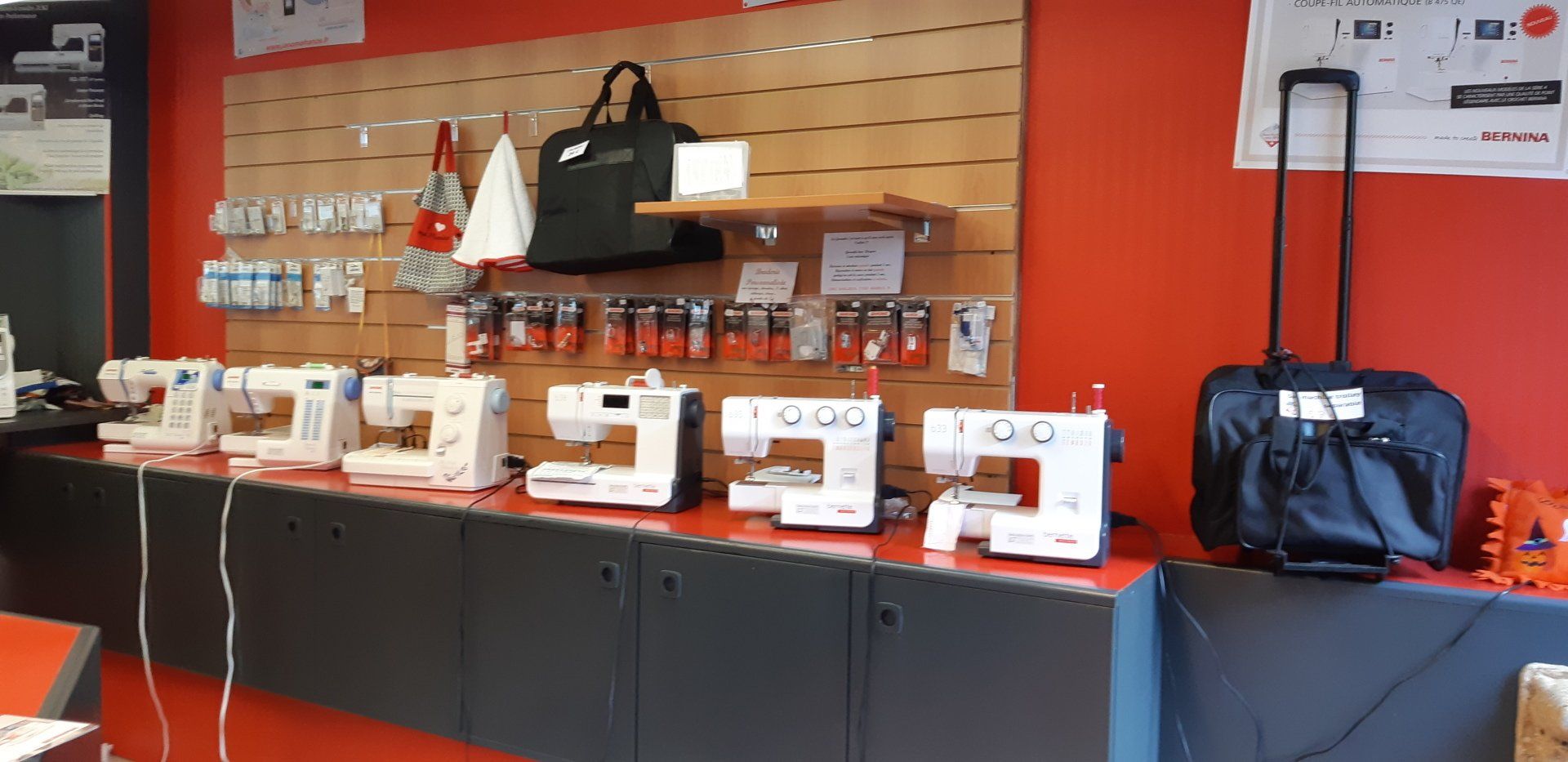 Magasin de machine à coudre