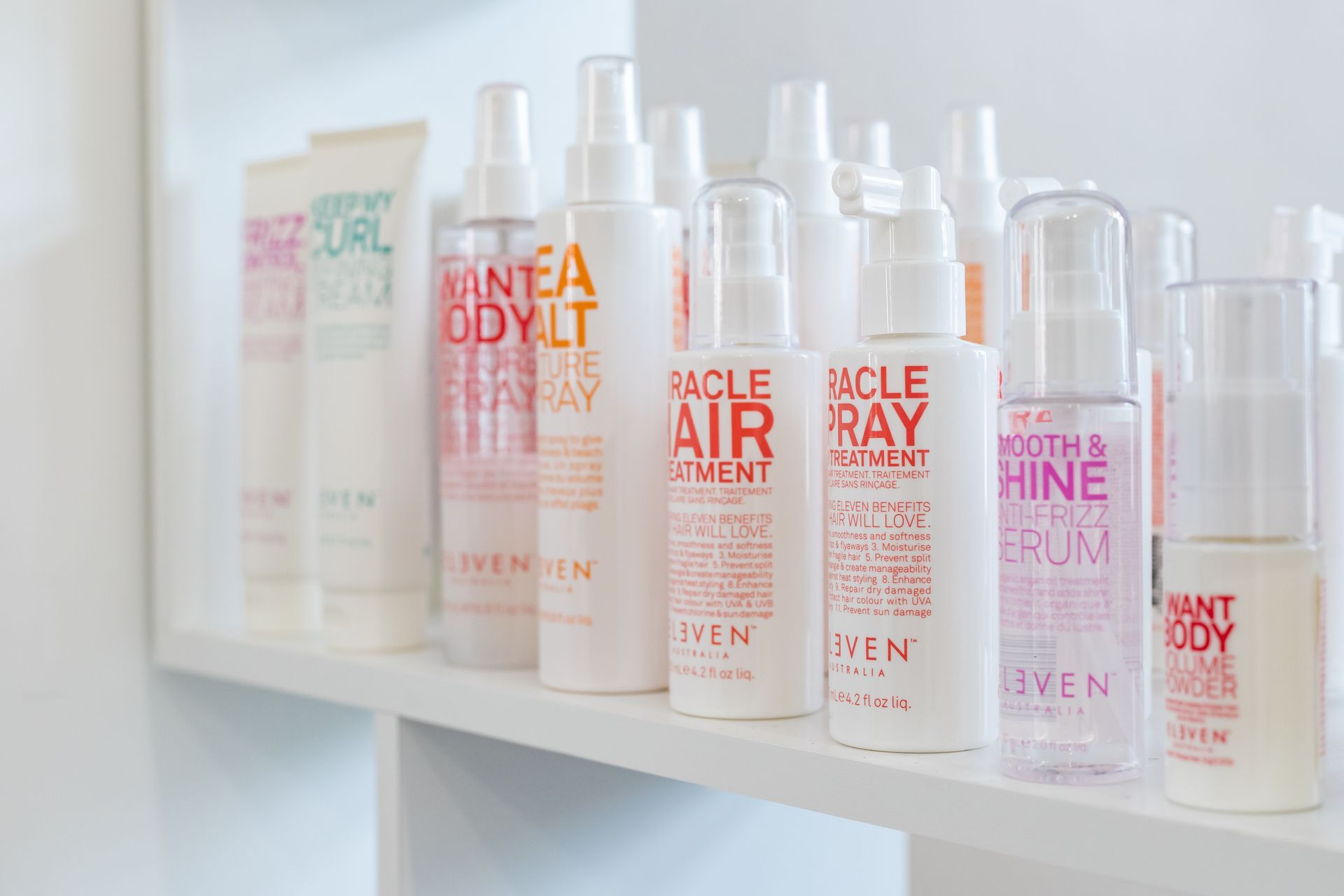 Des produits de soin pour cheveux.