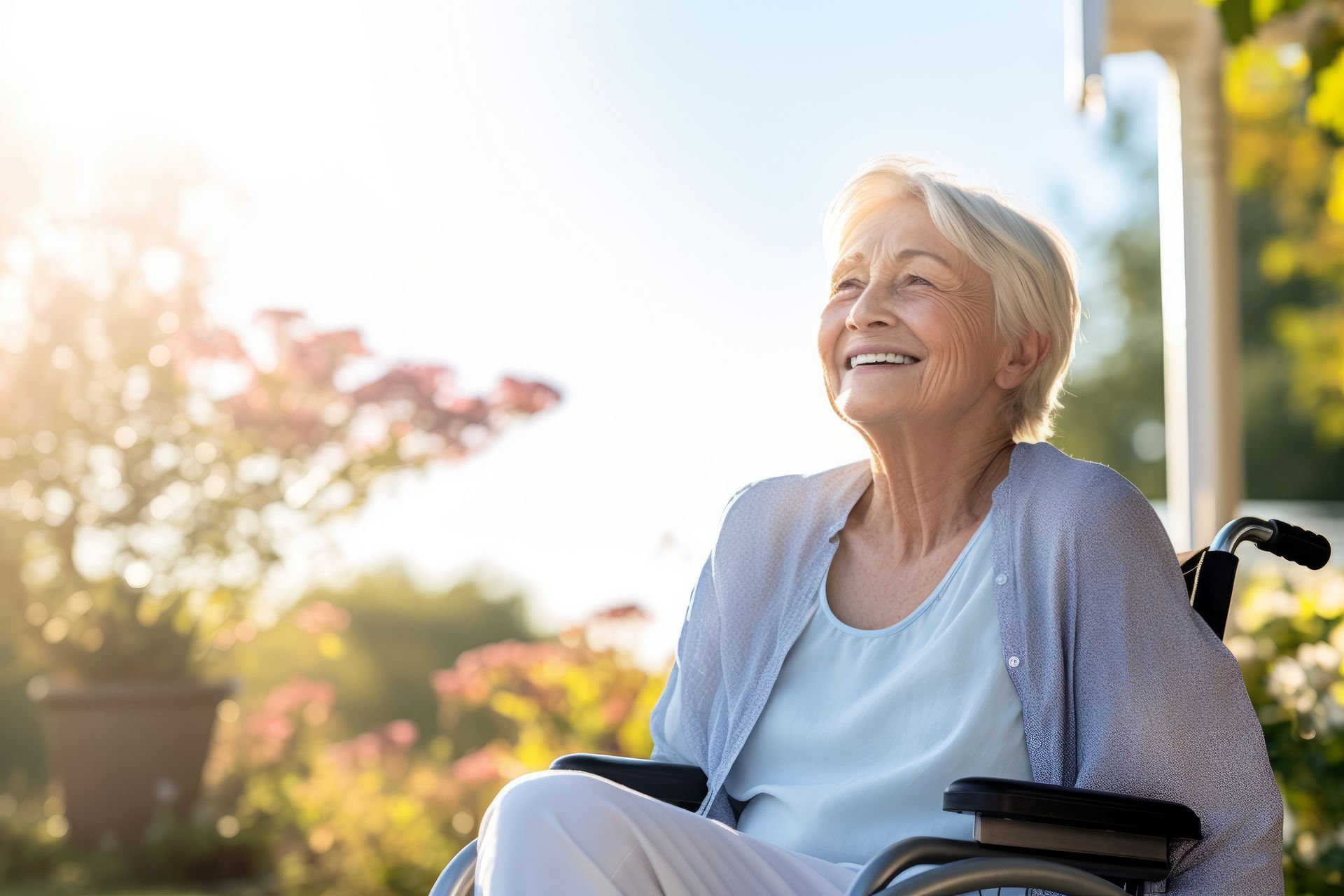 Personne heureuse en fauteuil roulant