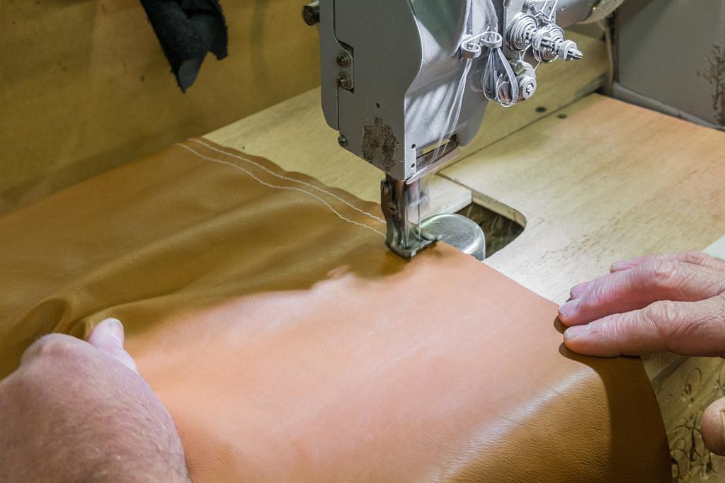 Couture de siège en cuir