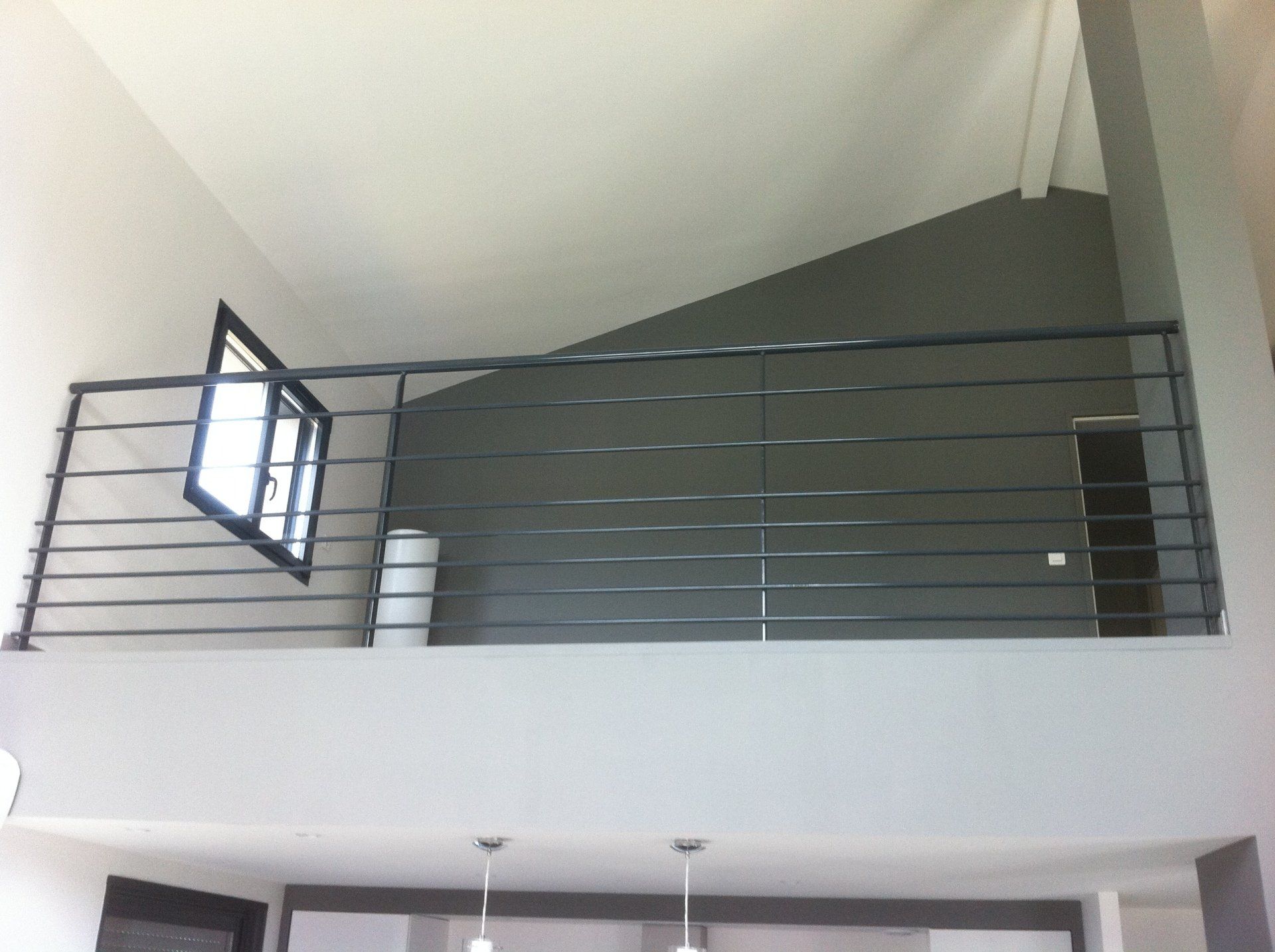 Garde-corps avec cinq lisses.