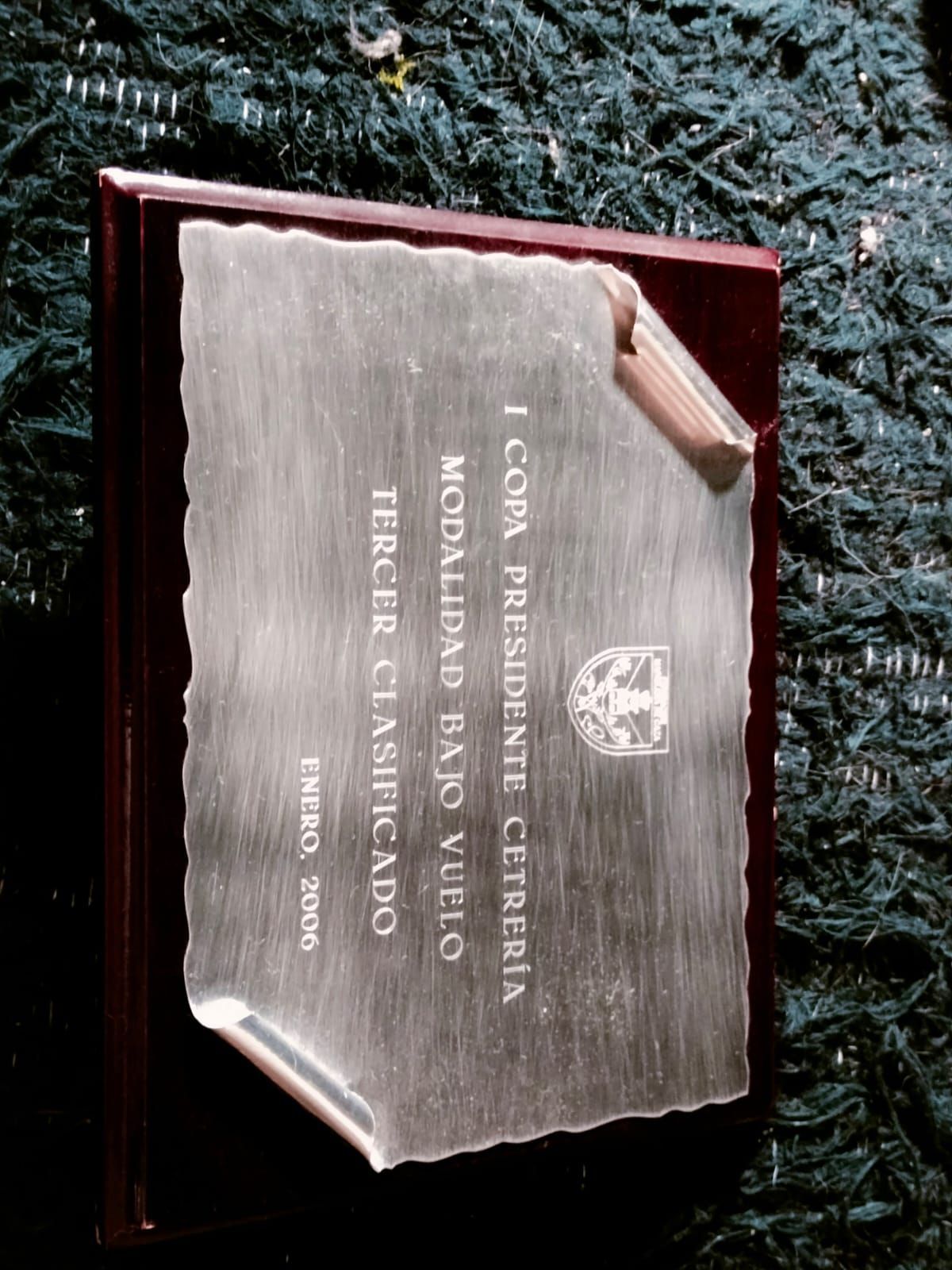 Una placa que dice copa presidente ciereria en ella