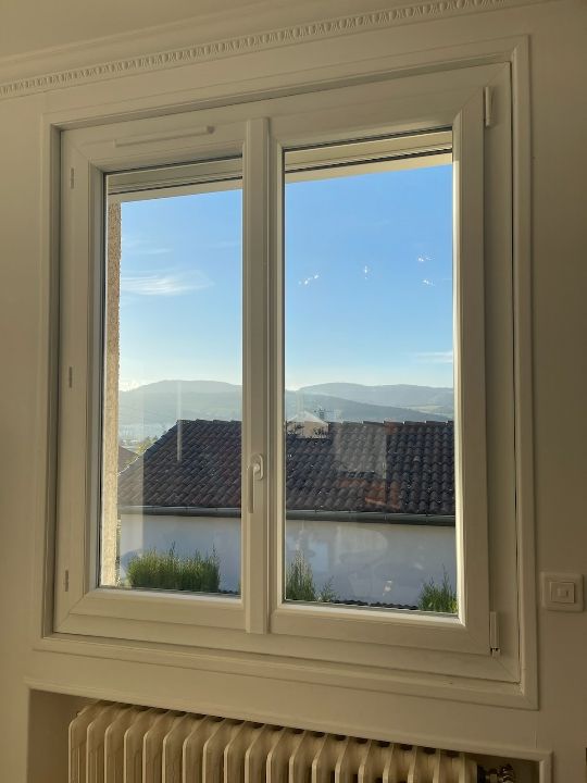 Fenêtre en PVC blanche