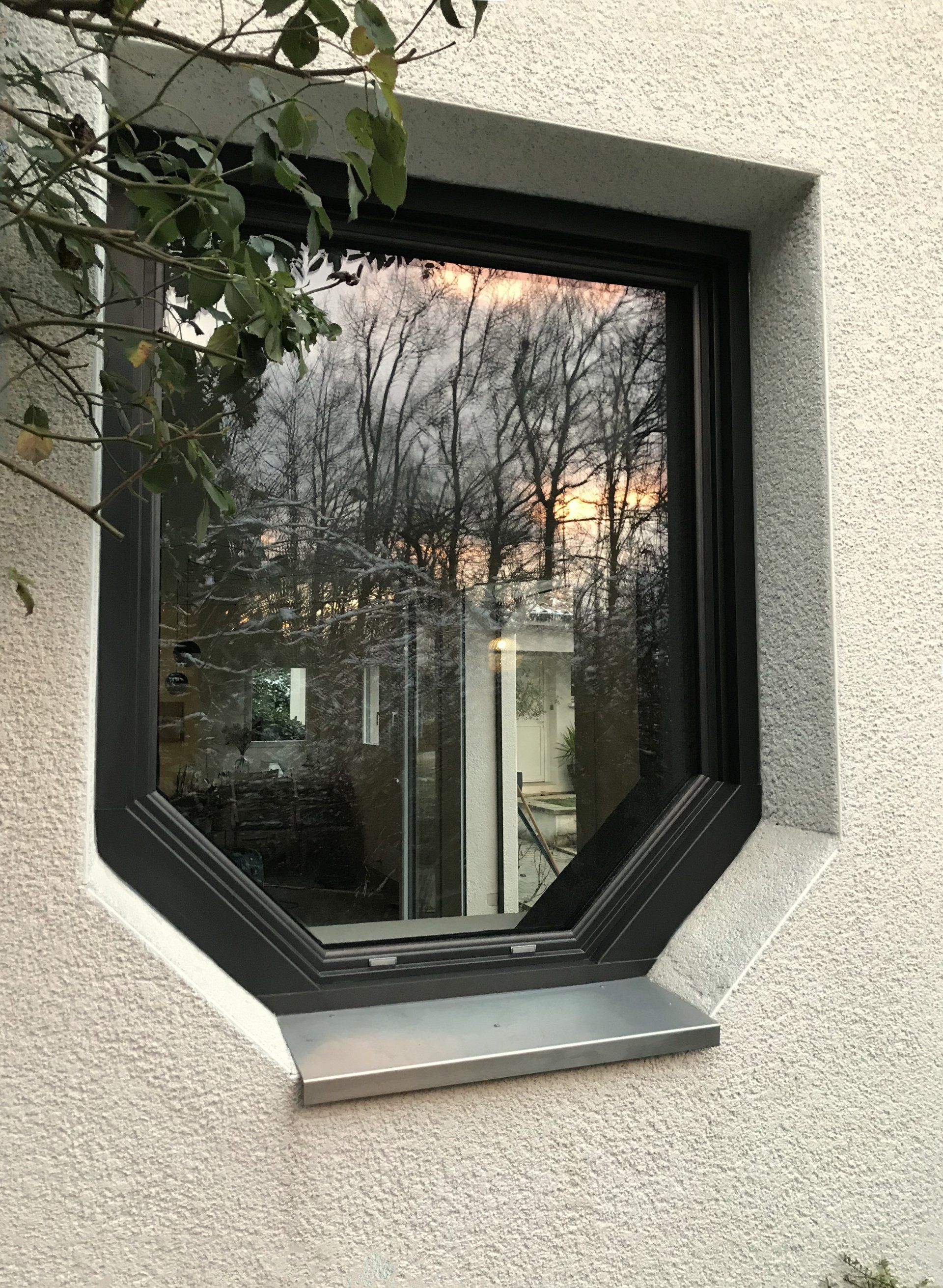 Fenêtre noire forme particulière