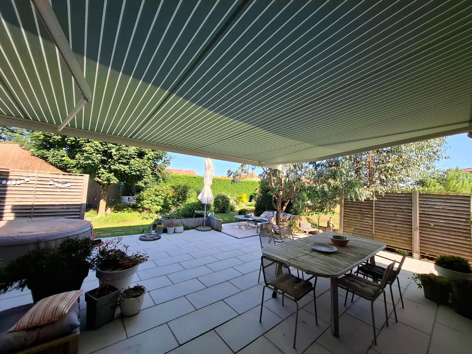 Store banne vert sur terrasse 5