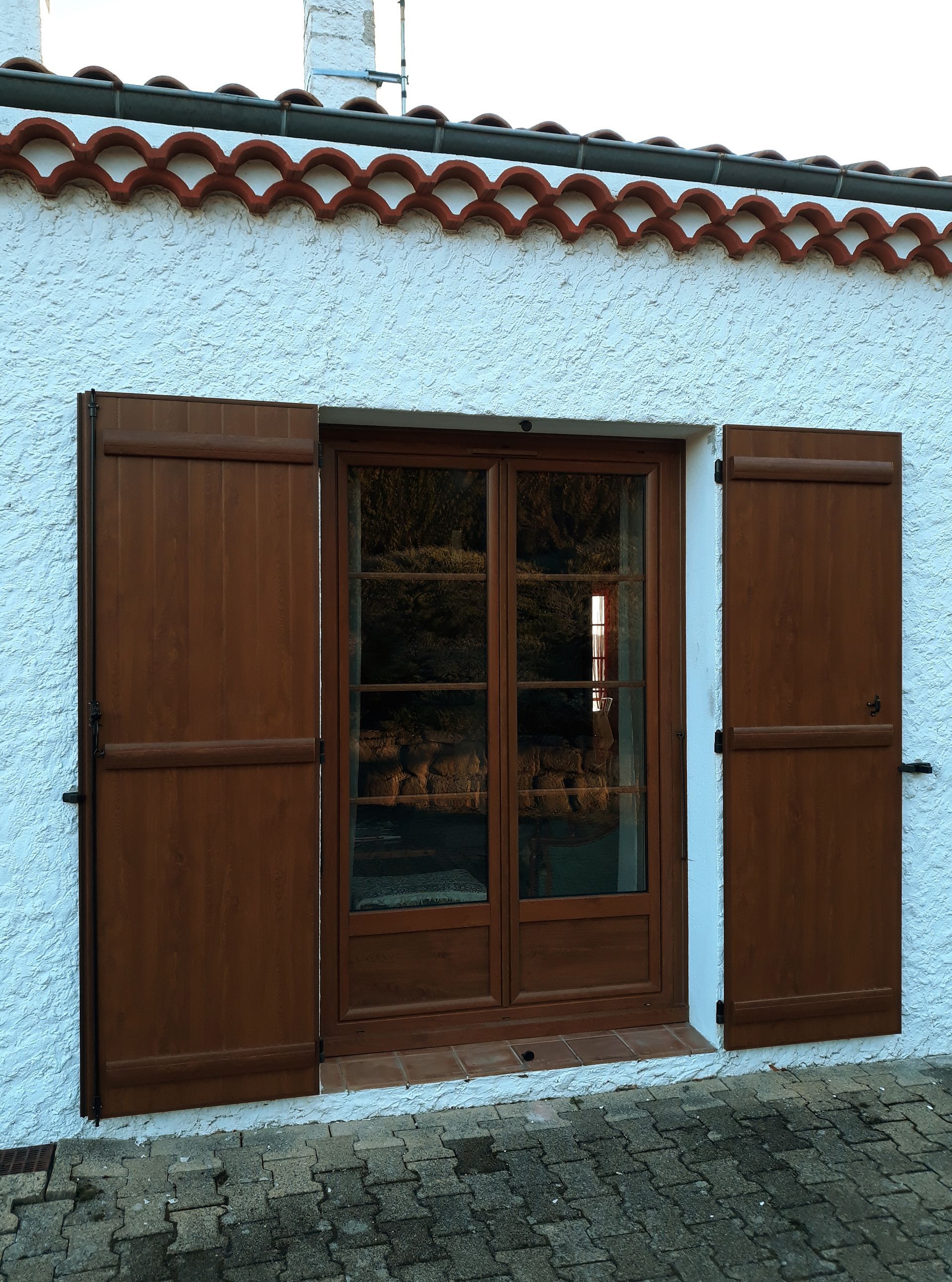 Fenêtres et volets en bois