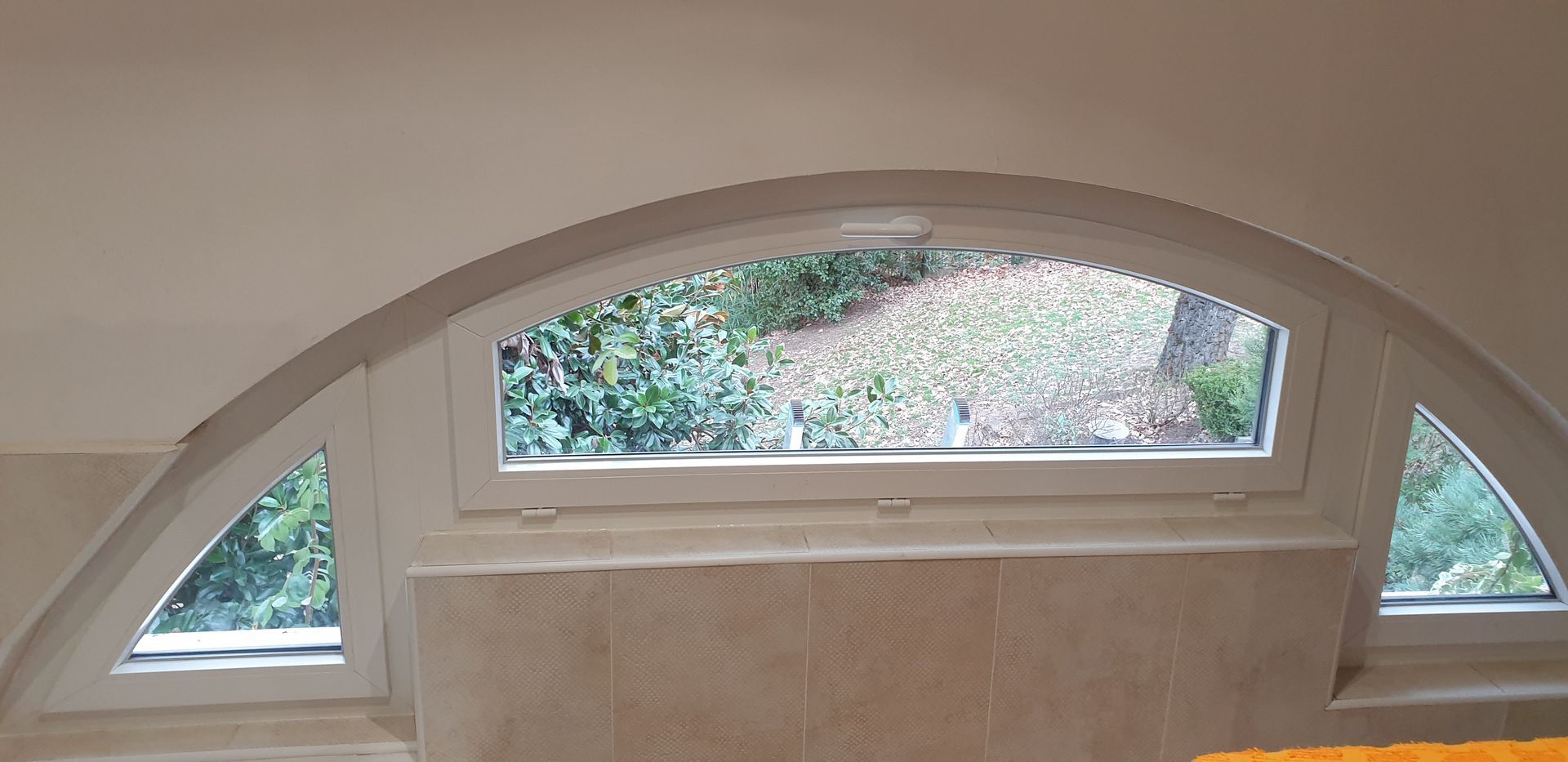 Fenêtre horizontale vue de l'intérieur