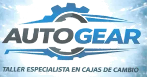 Logotipo de AutoGear, un taller de reparaci&oacute;n de transmisiones, que presenta un gr&aacute;fico de engranajes estilizados en azul y gris sobre un fondo brillante.