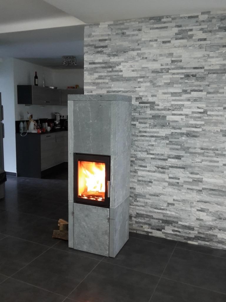 Poêle à granulés gris carré