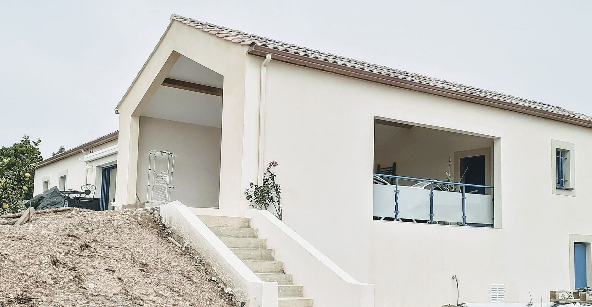 Maison avec escalier extérieur