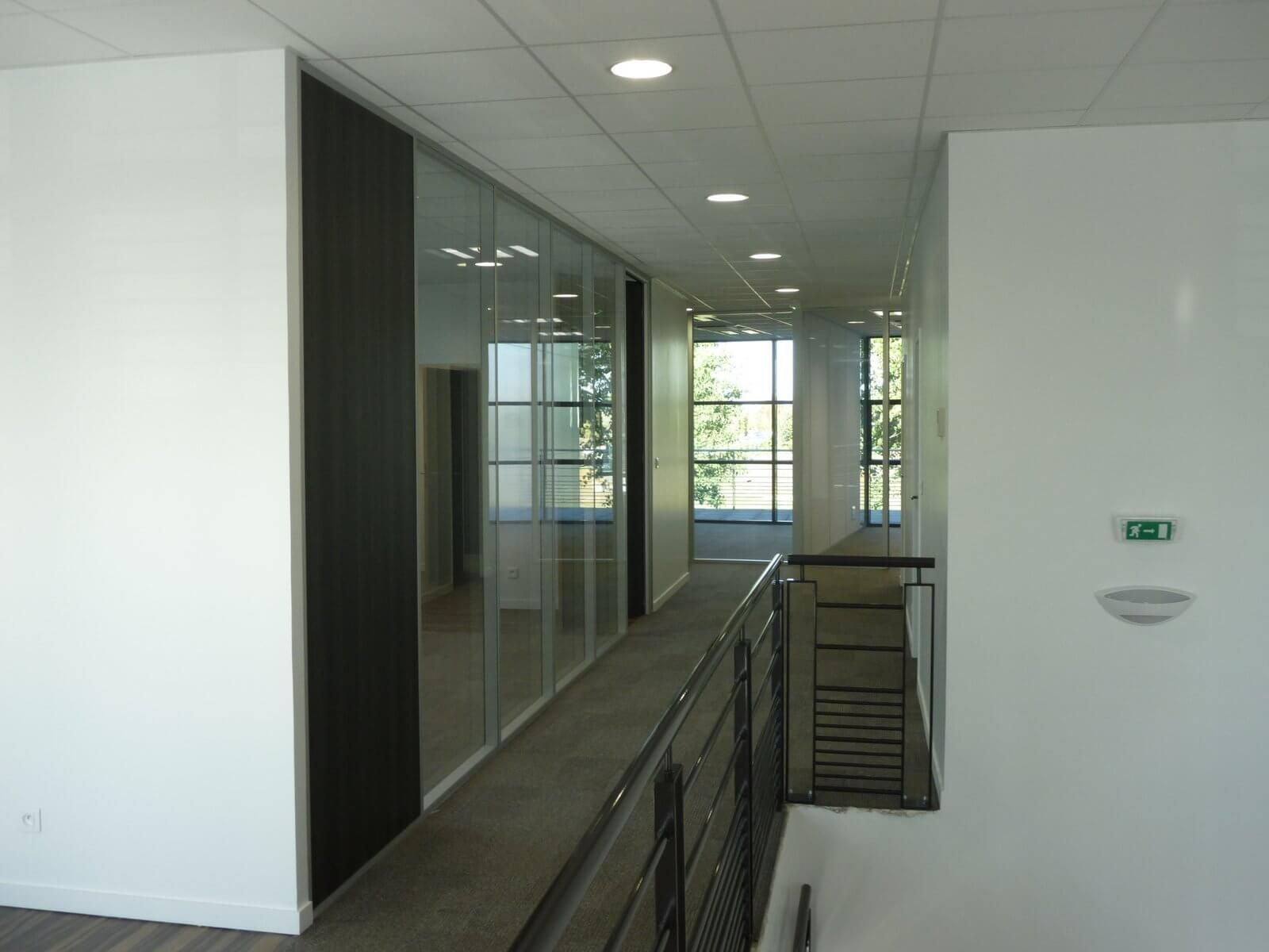 Faux plafond et cloisons de bureaux